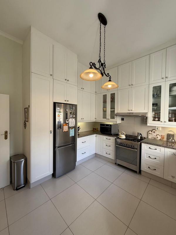 2 Bedroom Property for Sale in Harfield Village Western Cape